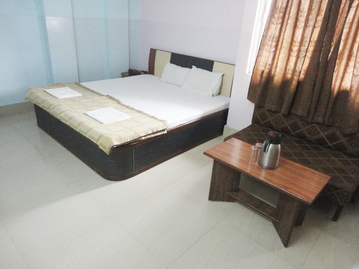 Hotel Yatrik Deoghar Esterno foto