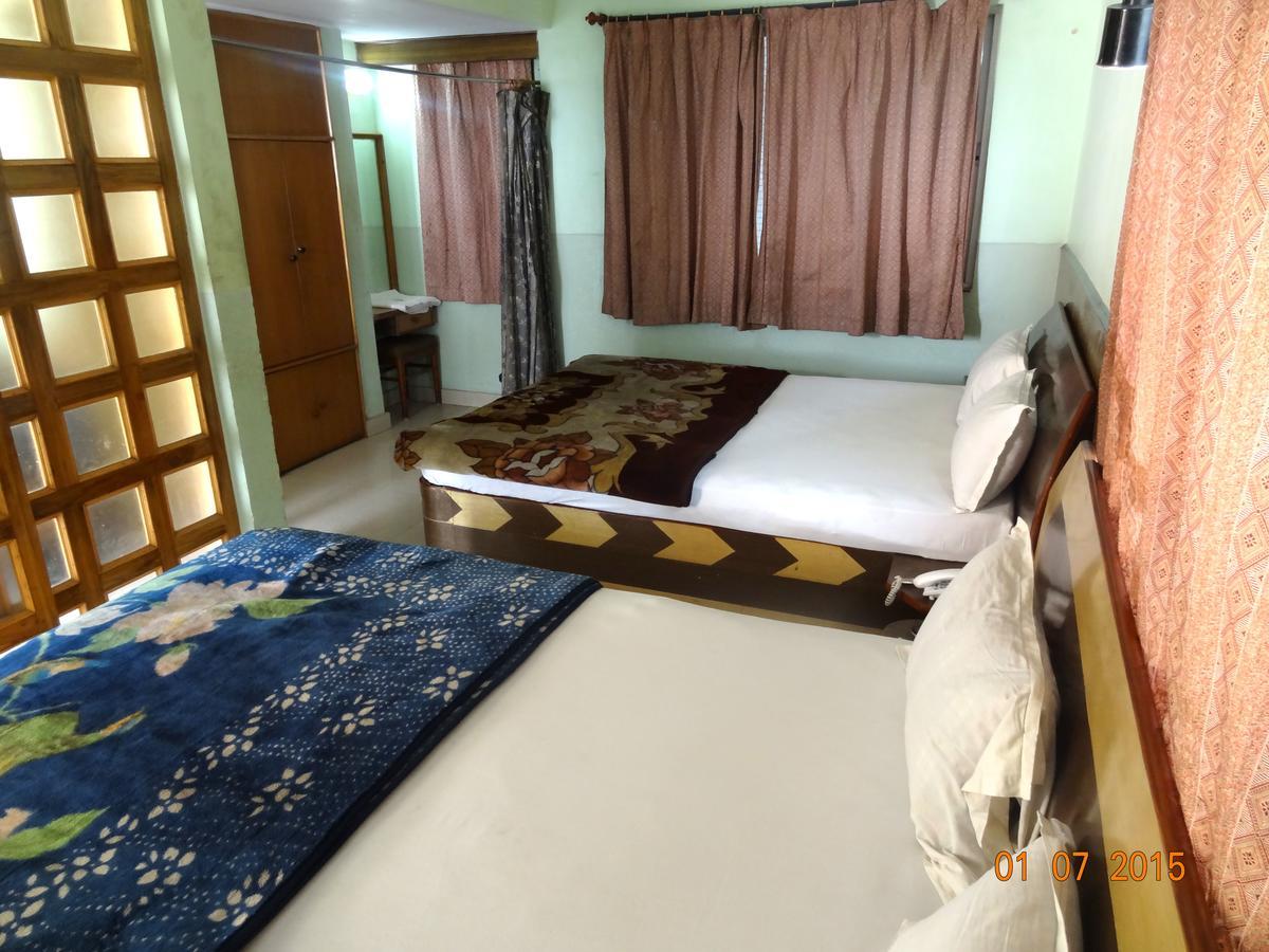Hotel Yatrik Deoghar Esterno foto