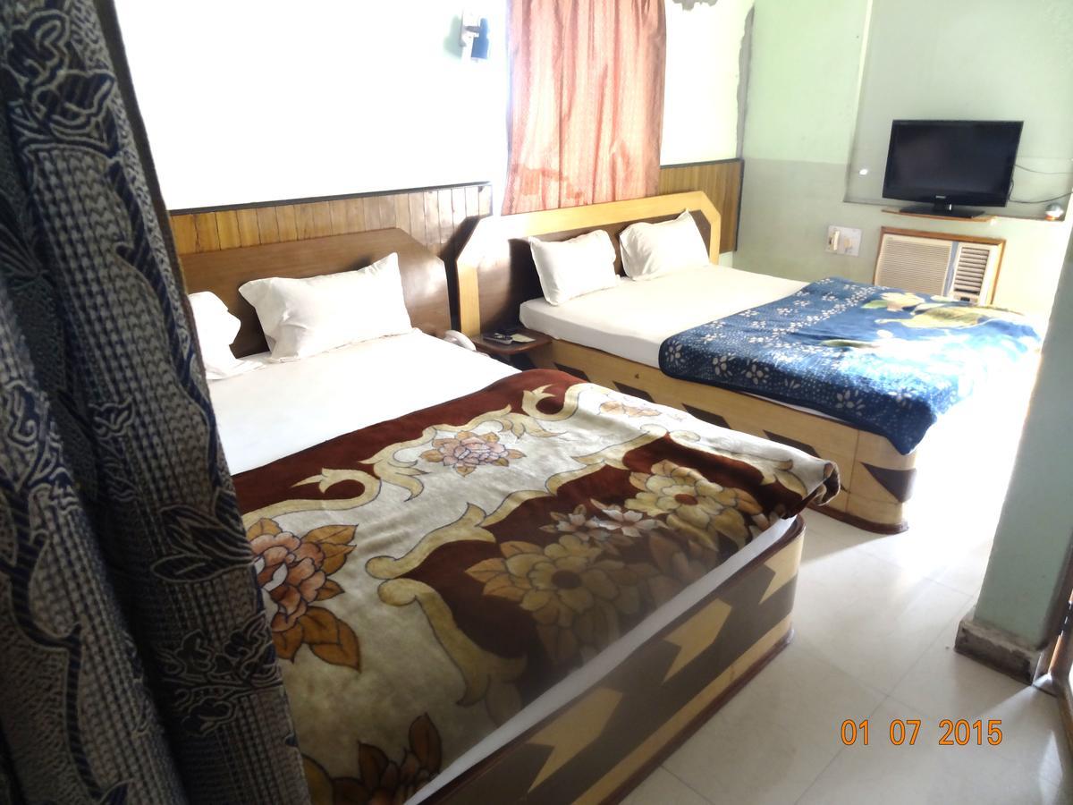 Hotel Yatrik Deoghar Esterno foto